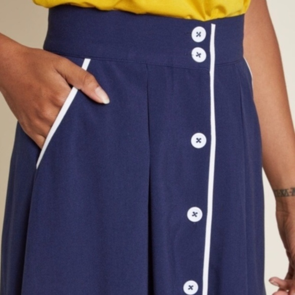 NWOT ModCloth Navy Blue White Trim Midi Skirt New - Picture 3 of 7